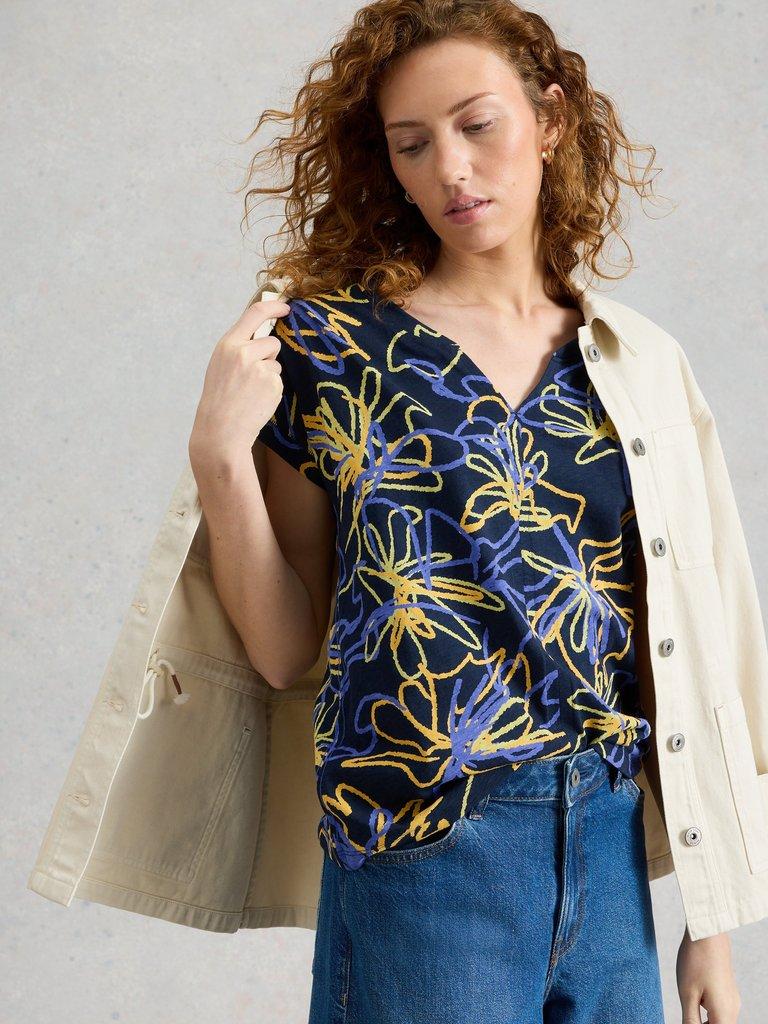 NELLY NOTCH NECK SHORT SLEEVE T-SHIRT in NAVY PR - LIFESTYLE