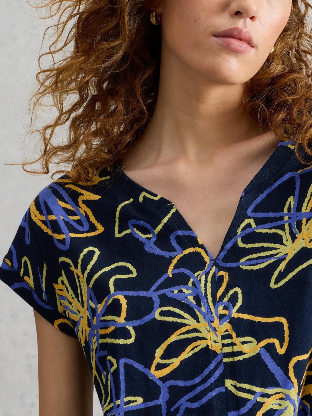 NELLY NOTCH NECK SHORT SLEEVE T-SHIRT in NAVY PR - MODEL DETAIL