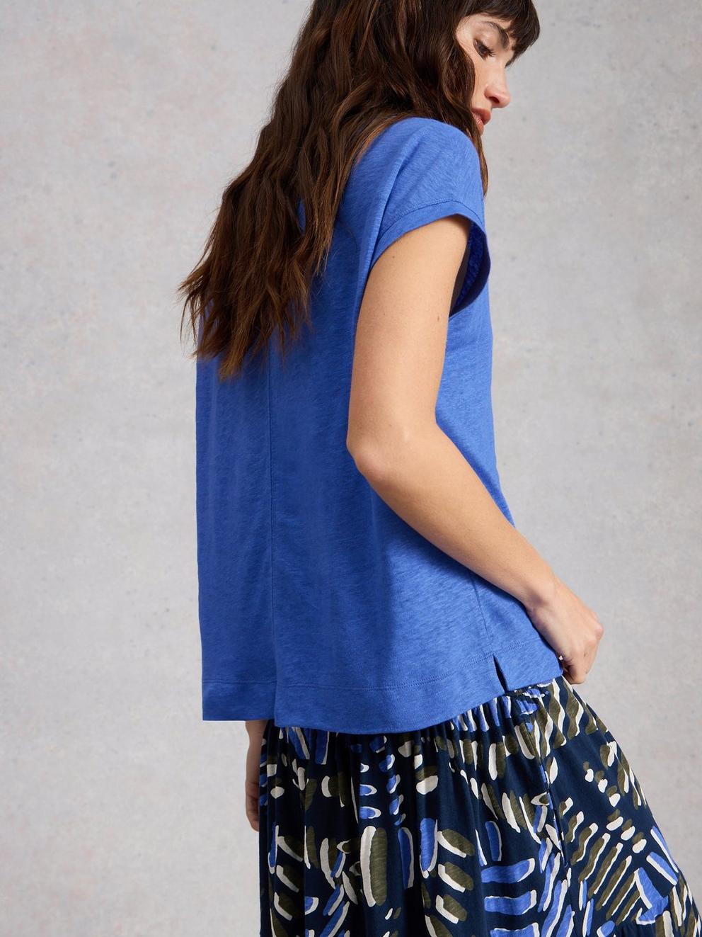 IRIS LINEN TEE in BRT BLUE - MODEL BACK