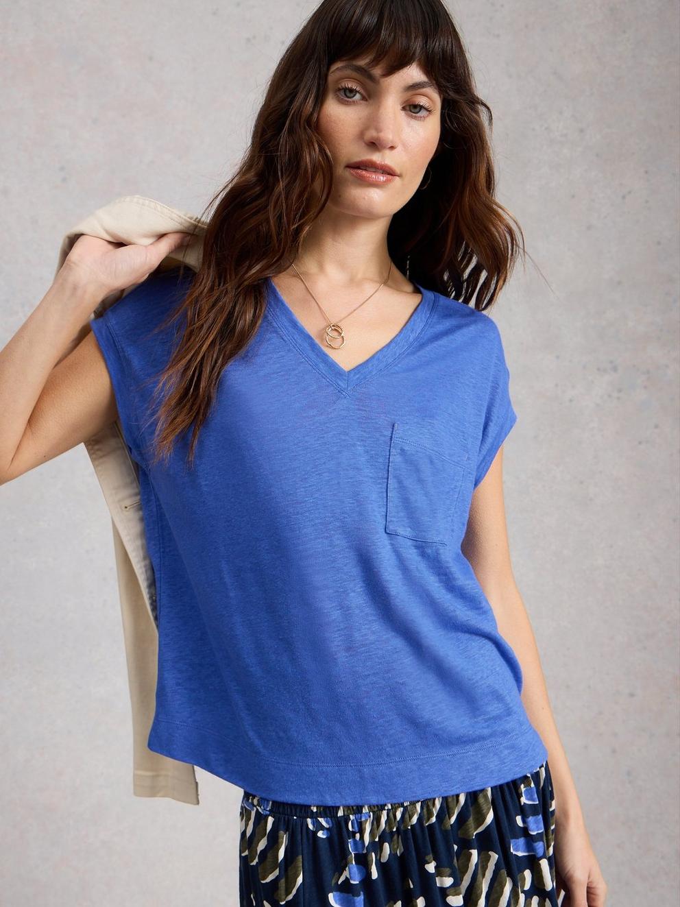 IRIS LINEN TEE in BRT BLUE - MODEL DETAIL