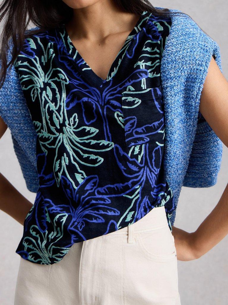 IRIS LINEN TEE in NAVY PR - MODEL DETAIL