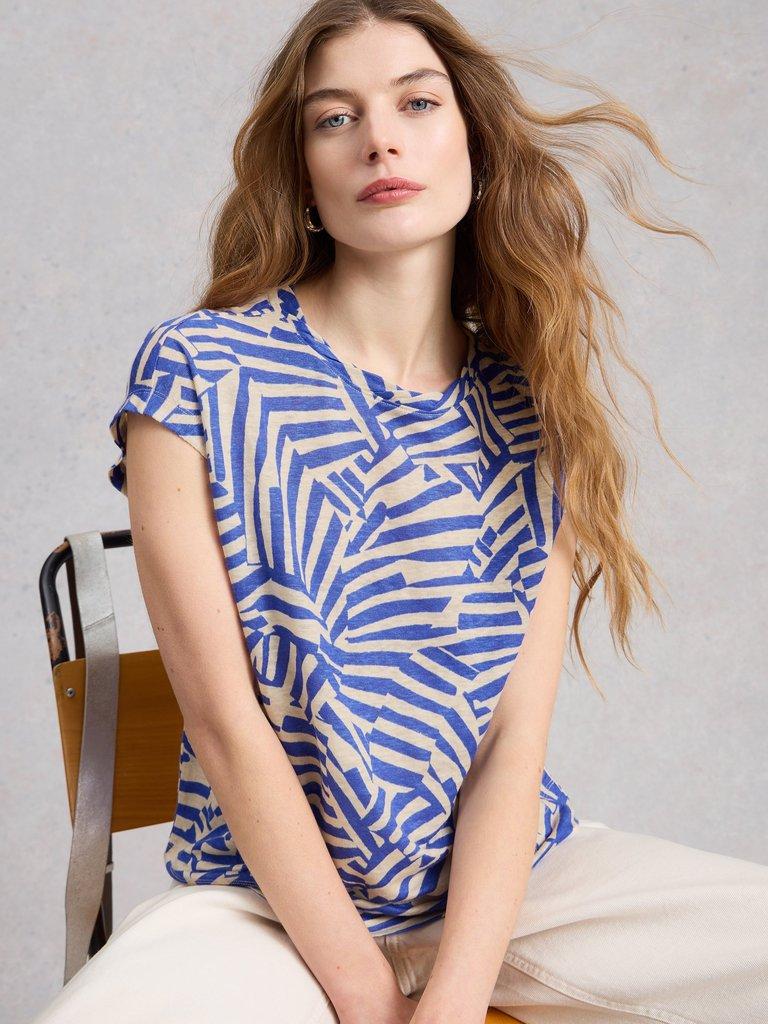 ROWAN LINEN TEE in BLUE PR - LIFESTYLE