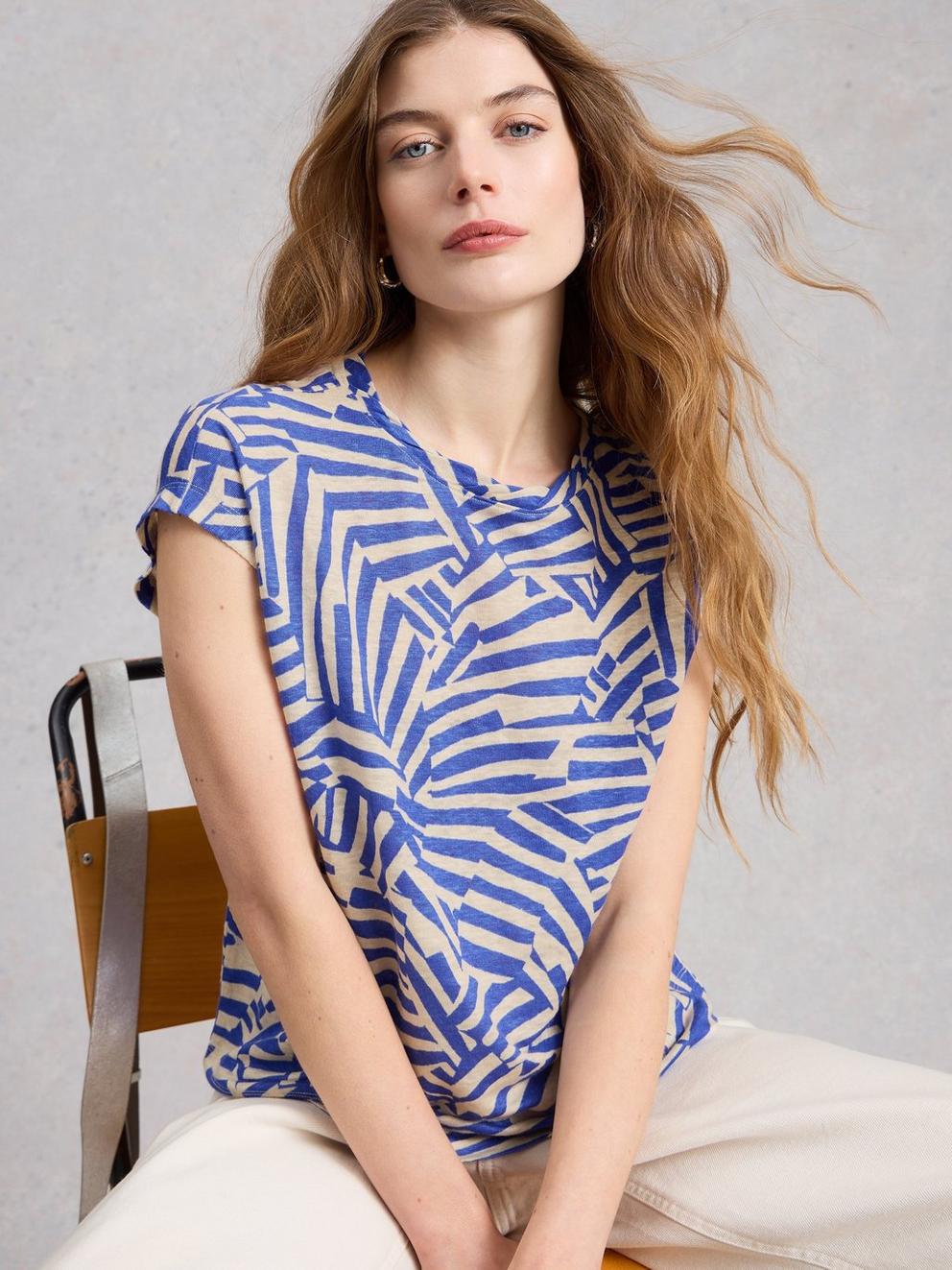 ROWAN LINEN TEE in BLUE PR - LIFESTYLE