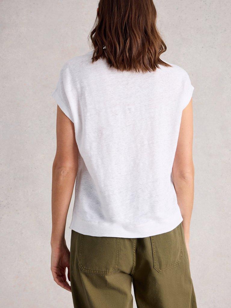 ROWAN LINEN TEE in BRIL WHITE - MODEL BACK