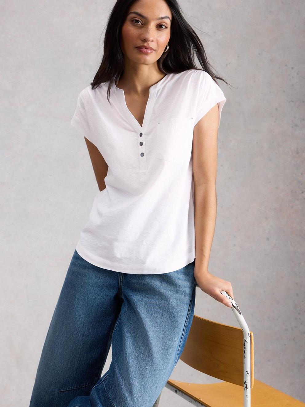CECILY SLEEVELESS SHIRT in BRIL WHITE - MODEL DETAIL