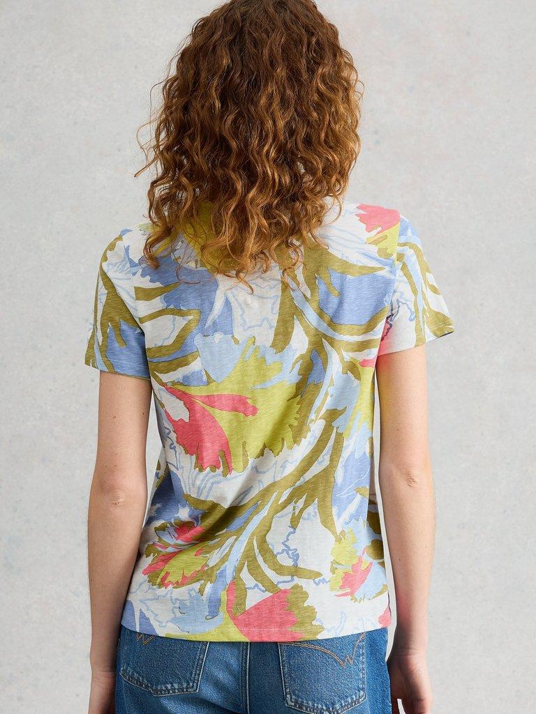 ABBIE CREW NECK PRINT TEE in IVORY MLT - MODEL BACK