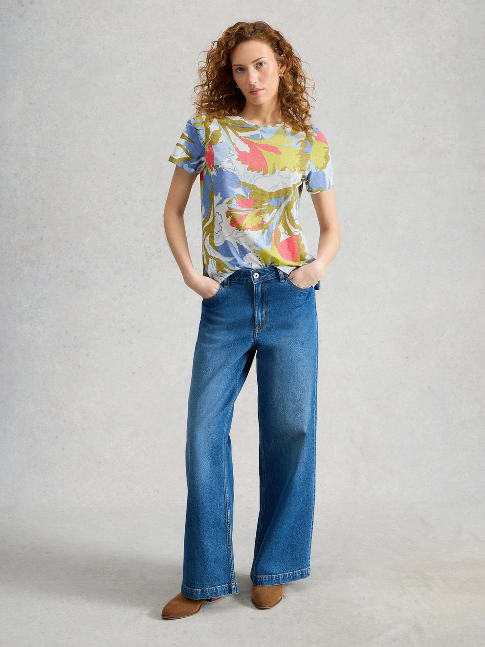 ABBIE CREW NECK PRINT TEE in IVORY MLT - MODEL FRONT