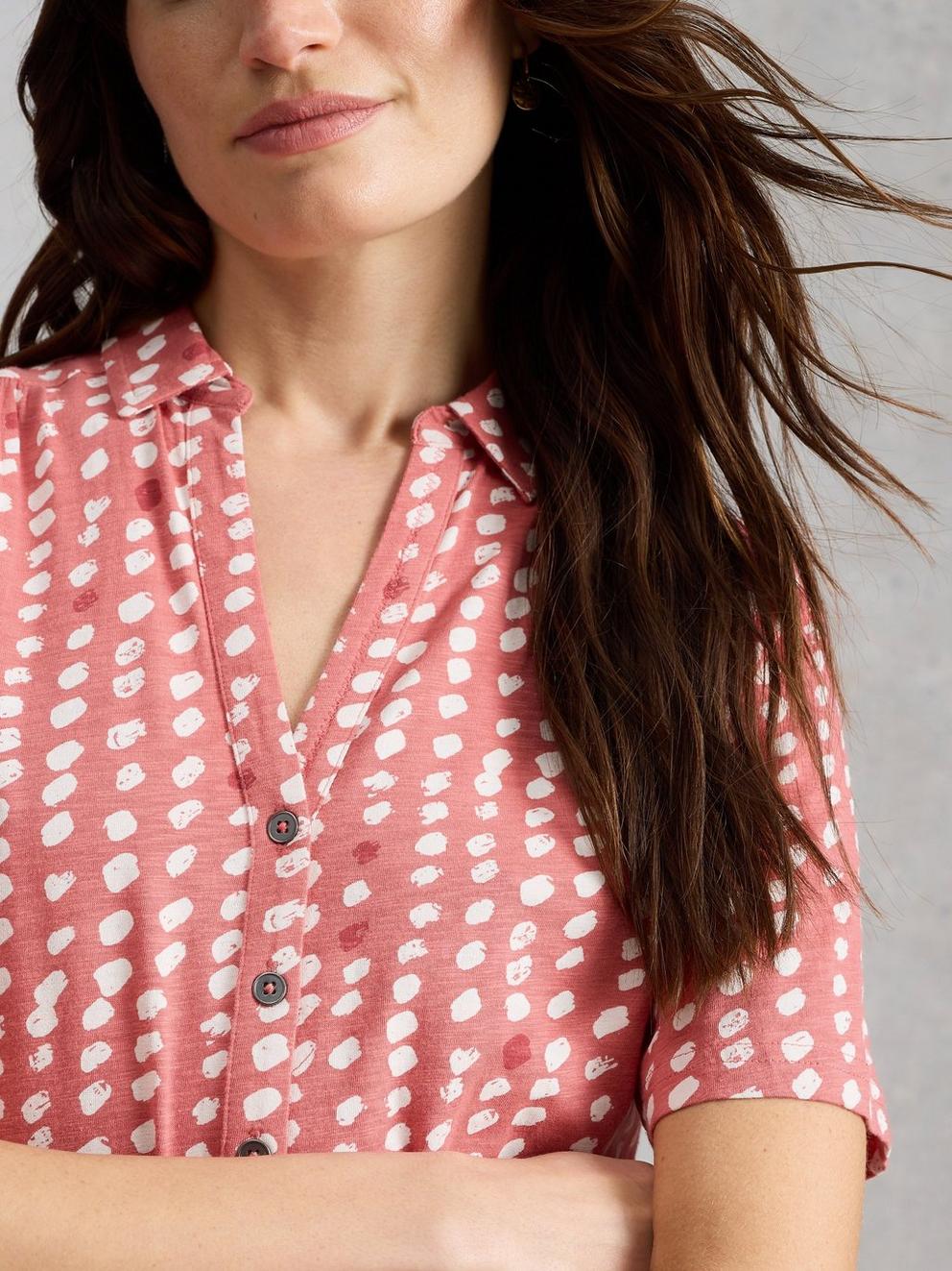 ANNIE SHORT SLEEVE COLLARED JERSEY SHIRT in PINK MLT - MODEL DETAIL