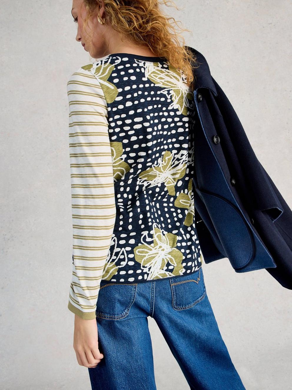 CLARA LONG SLEEVE TEE CREW NECK in GREEN PR - LIFESTYLE