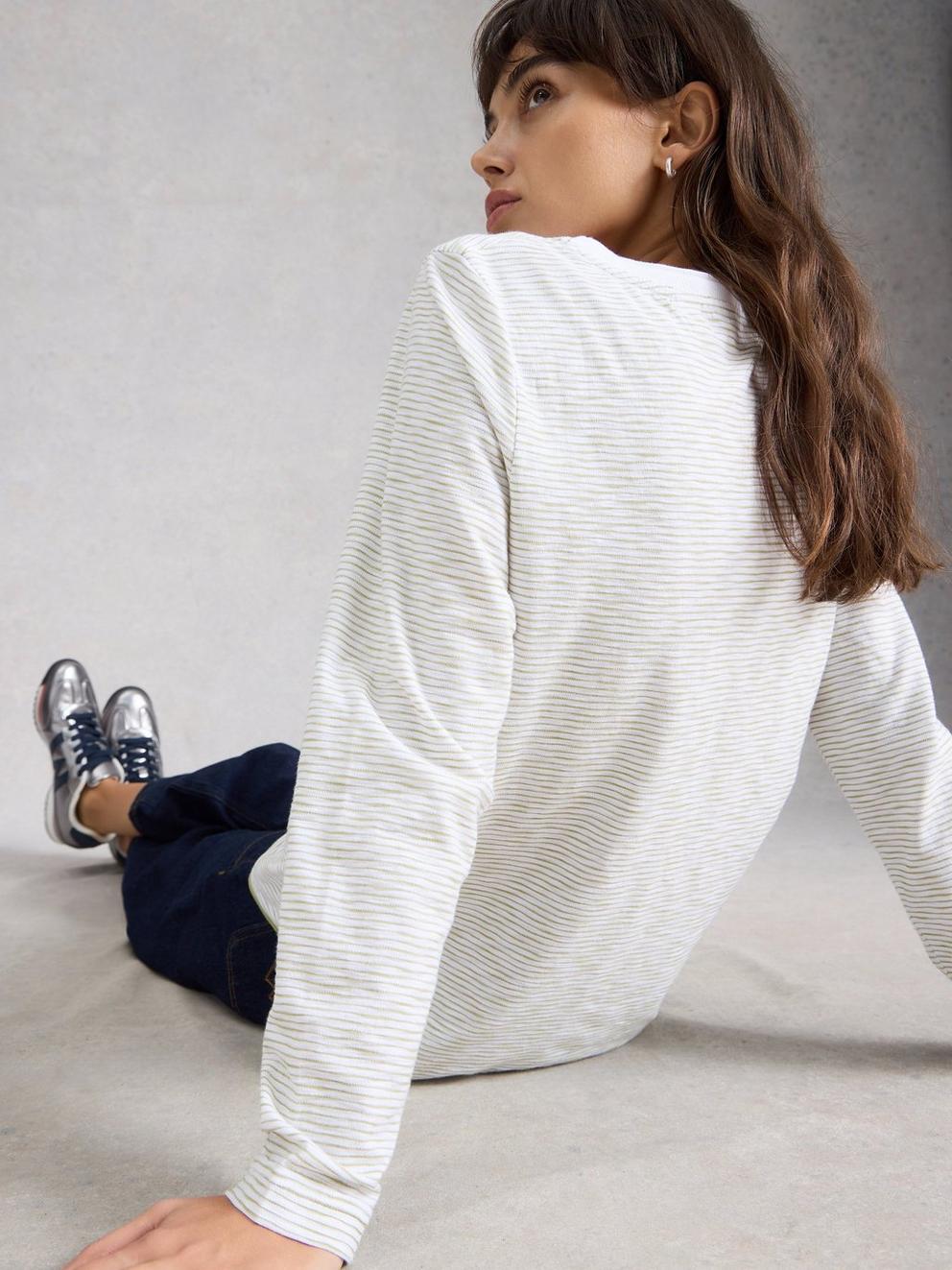 CLARA TEXTURE LS TEE in WHITE MLT - MODEL BACK