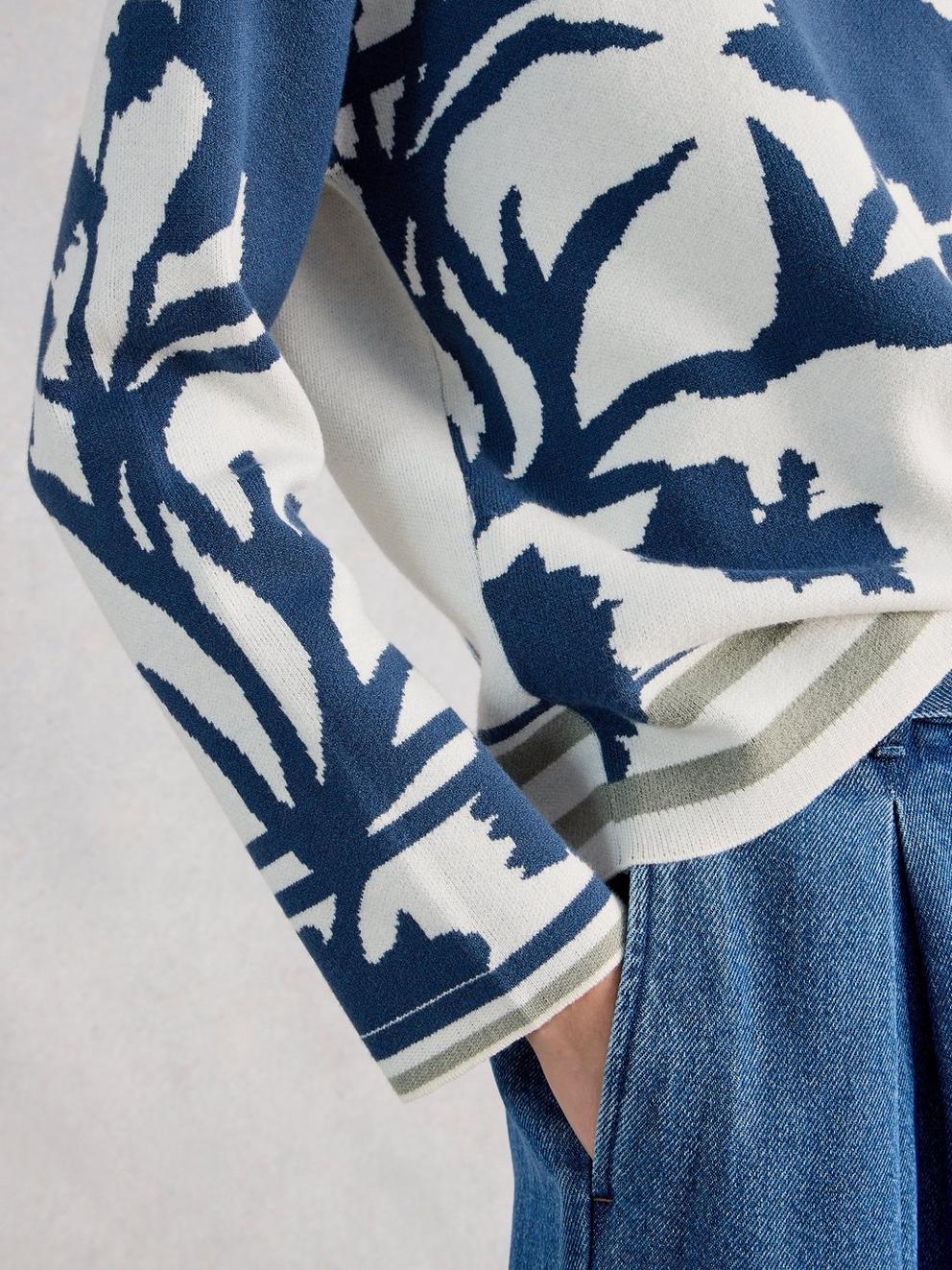 FABIA FLORAL JUMPER in IVORY MLT - MODEL DETAIL