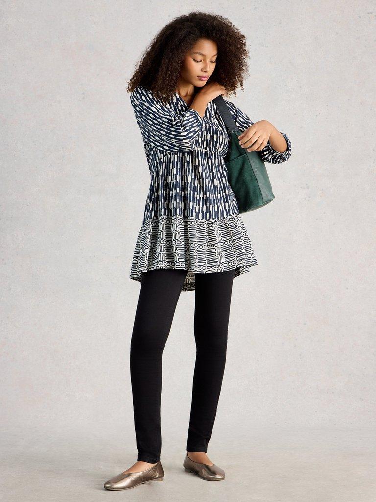 MARTA PRINT TUNIC in NAVY PR - MODEL FRONT