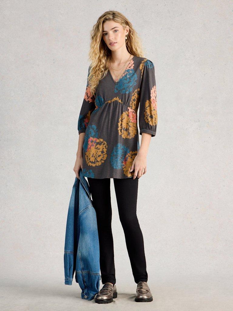 LARA V NECK TUNIC in GREY PR - MODEL FRONT