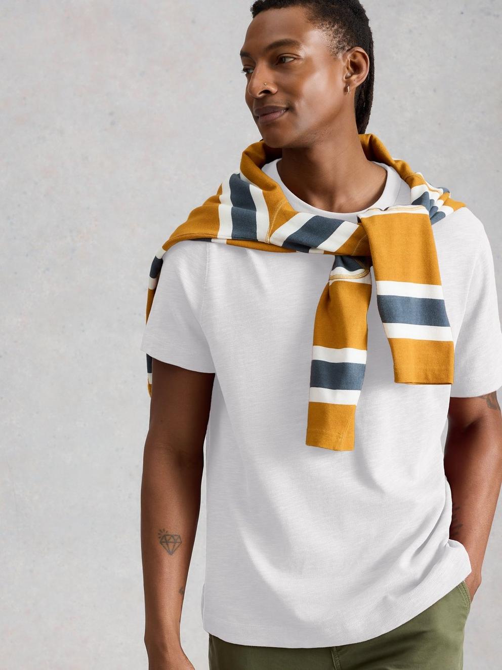 Harrington Relaxed Tee in BRIL WHITE - LIFESTYLE