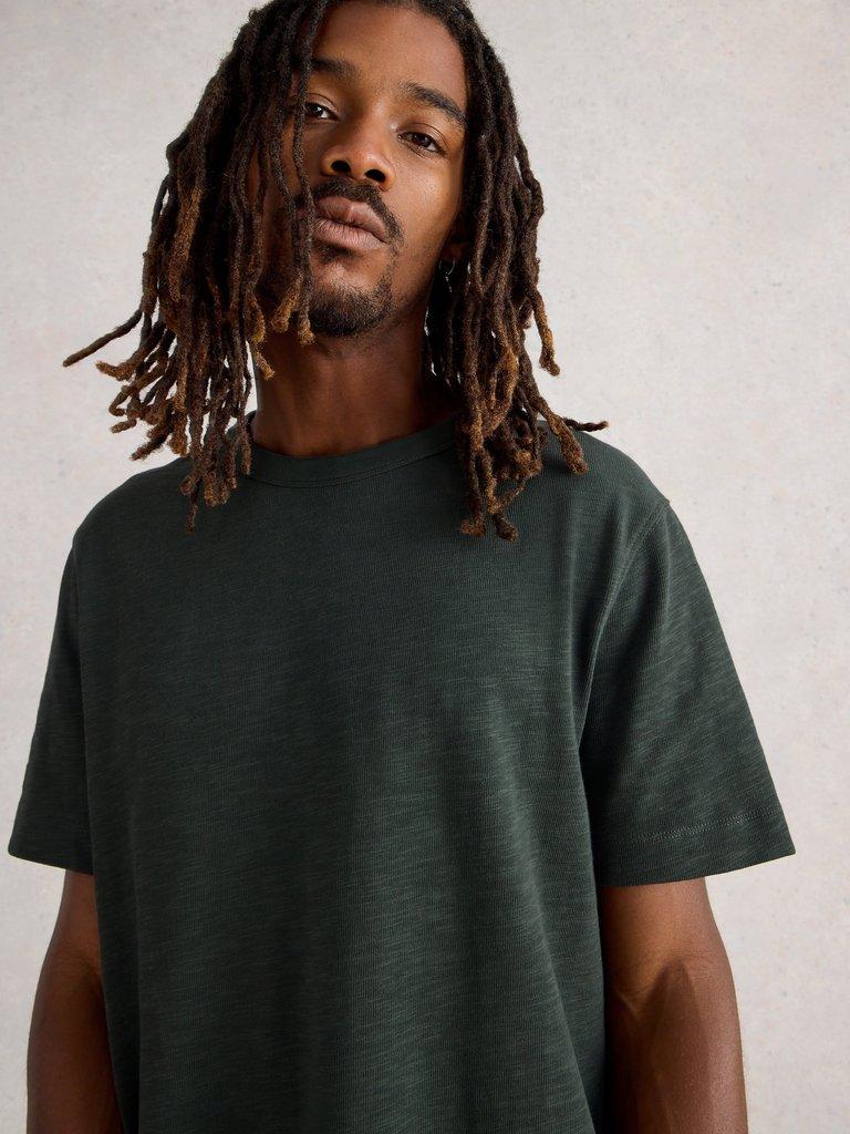 Harrington Relaxed Tee in WASHED BLK - MODEL DETAIL