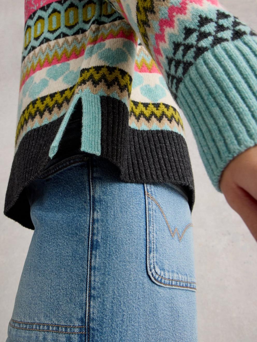 PHOEBE FAIRISLE JUMPER in BLUE MLT - MODEL DETAIL
