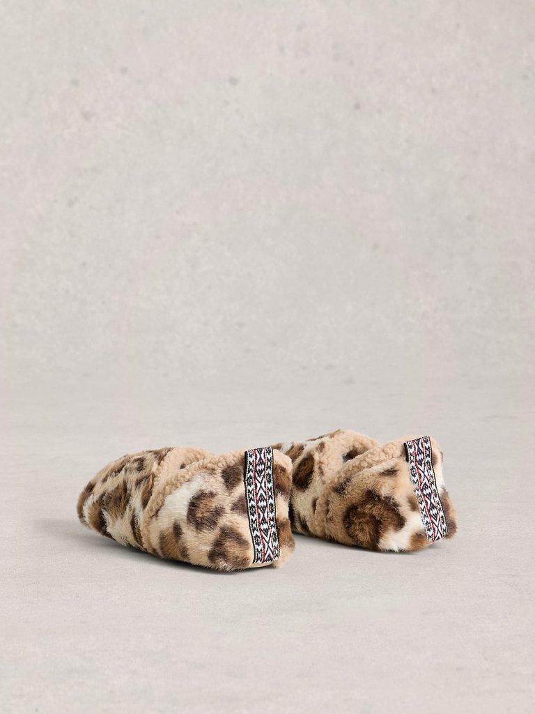 Reya Slipper Closed Back in BROWN MLT - FLAT BACK