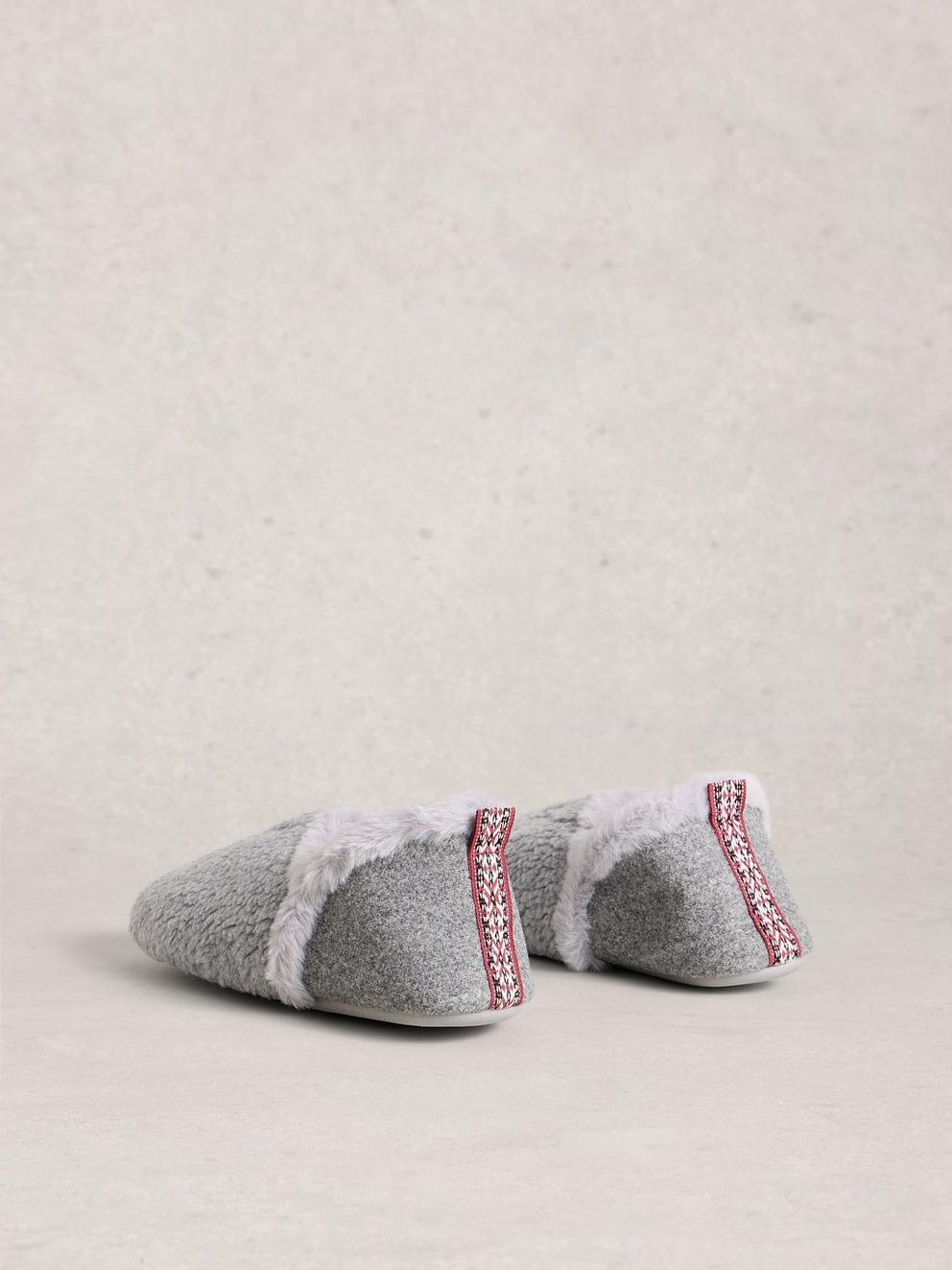 Reya Slipper Closed Back in LGT GREY - FLAT BACK