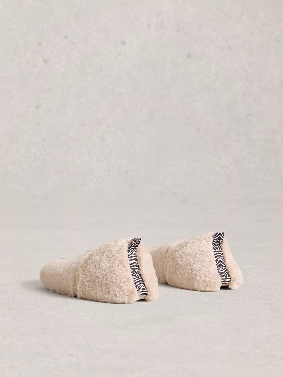 Reya Slipper Closed Back in LGT NAT - FLAT BACK