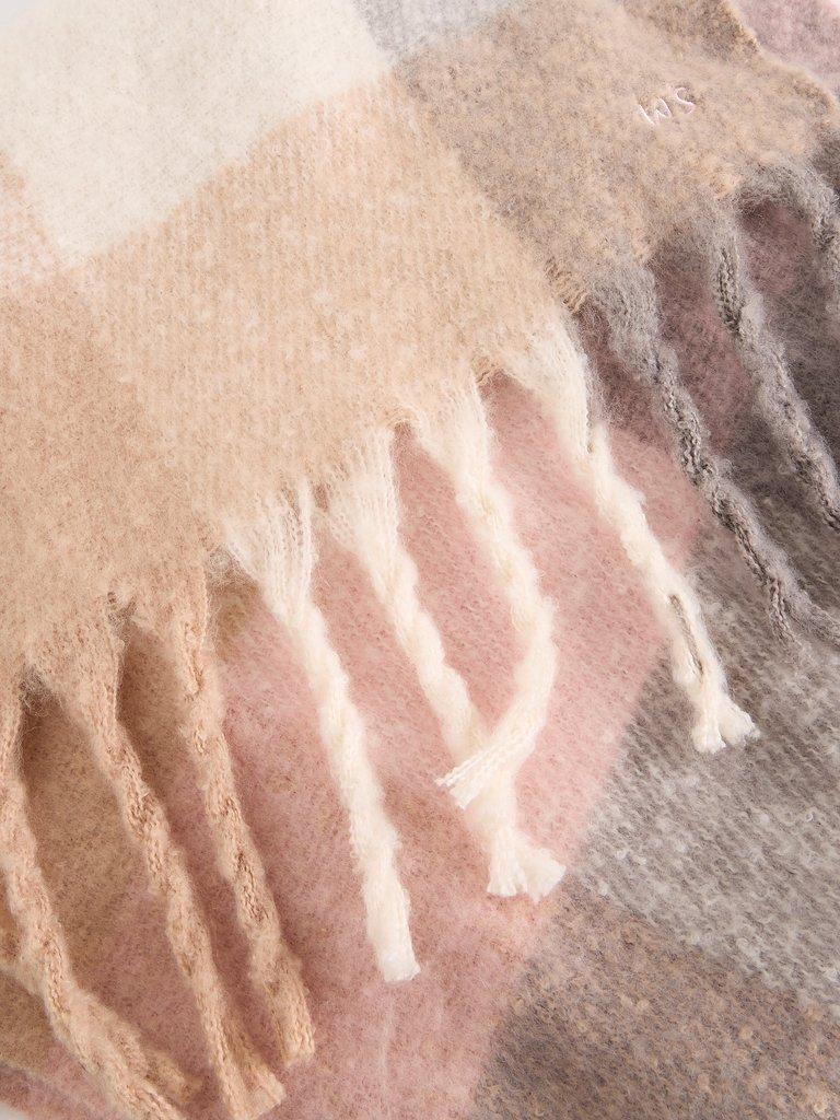 Shelly Brushed Checked Scarf in NAT MLT - FLAT DETAIL