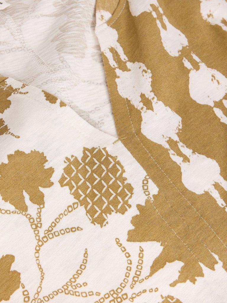 NELLY NOTCH NECK PRINT T-SHIRT in GREEN MLT - FLAT DETAIL