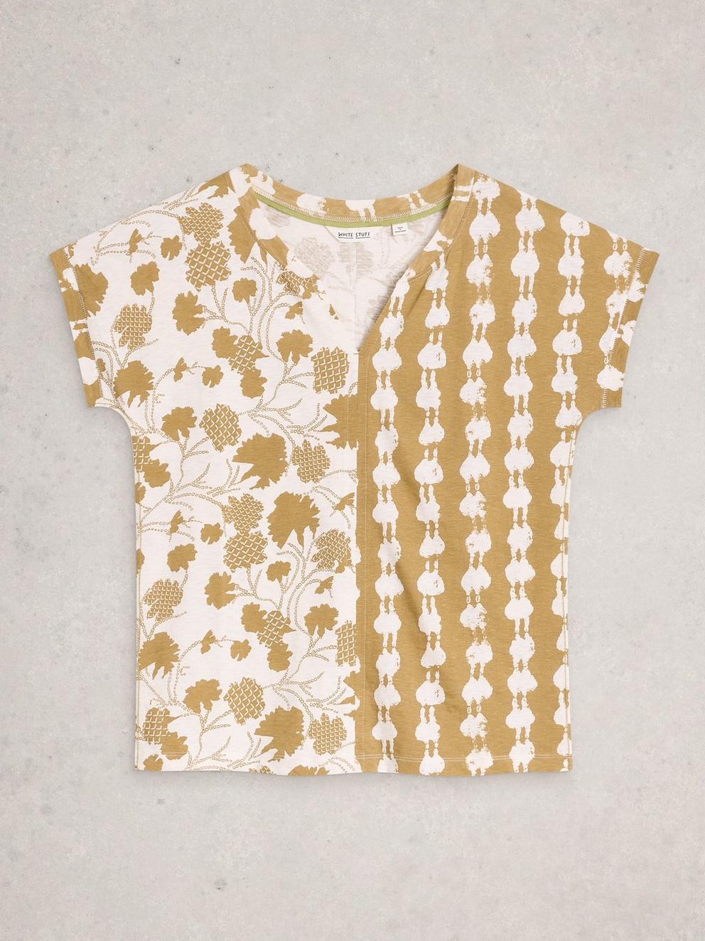 NELLY NOTCH NECK PRINT T-SHIRT in GREEN MLT - FLAT FRONT