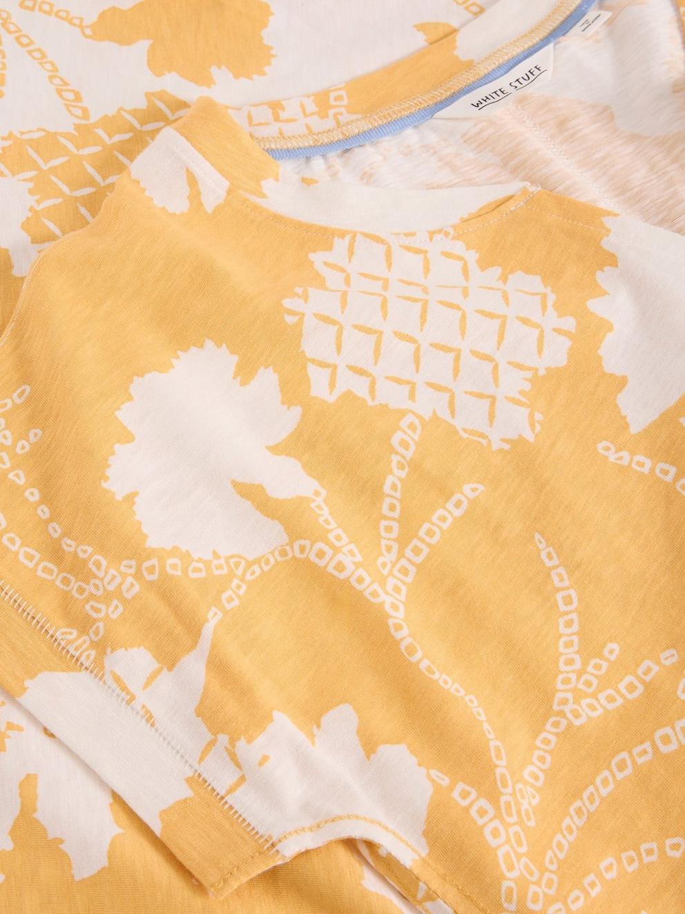 NELLY NOTCH NECK PRINT T-SHIRT in YELLOW PR - FLAT DETAIL