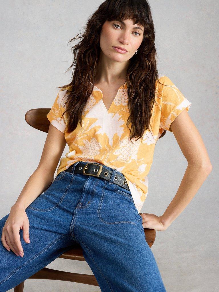 NELLY NOTCH NECK PRINT T-SHIRT in YELLOW PR - LIFESTYLE