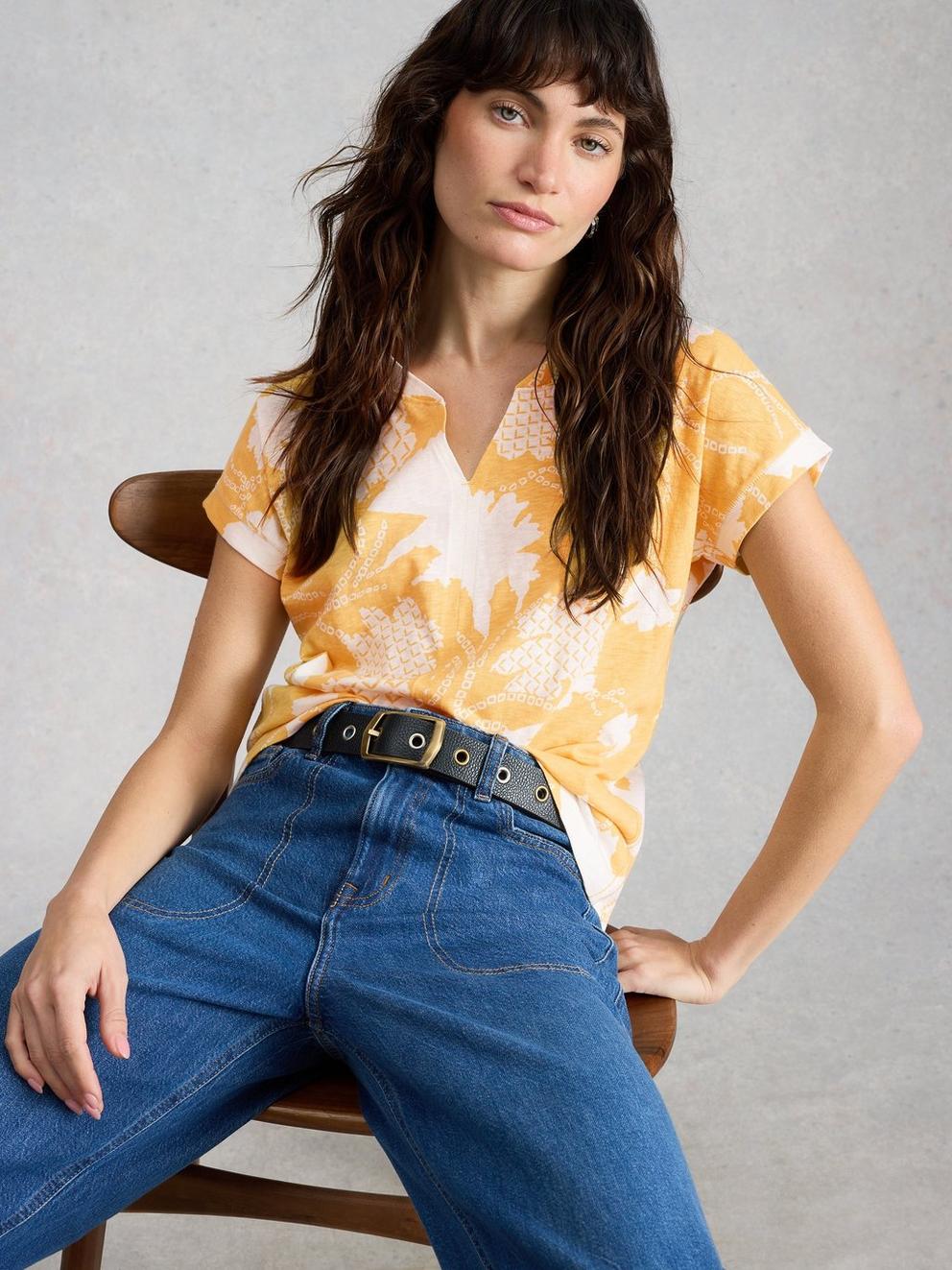 NELLY NOTCH NECK PRINT T-SHIRT in YELLOW PR - LIFESTYLE