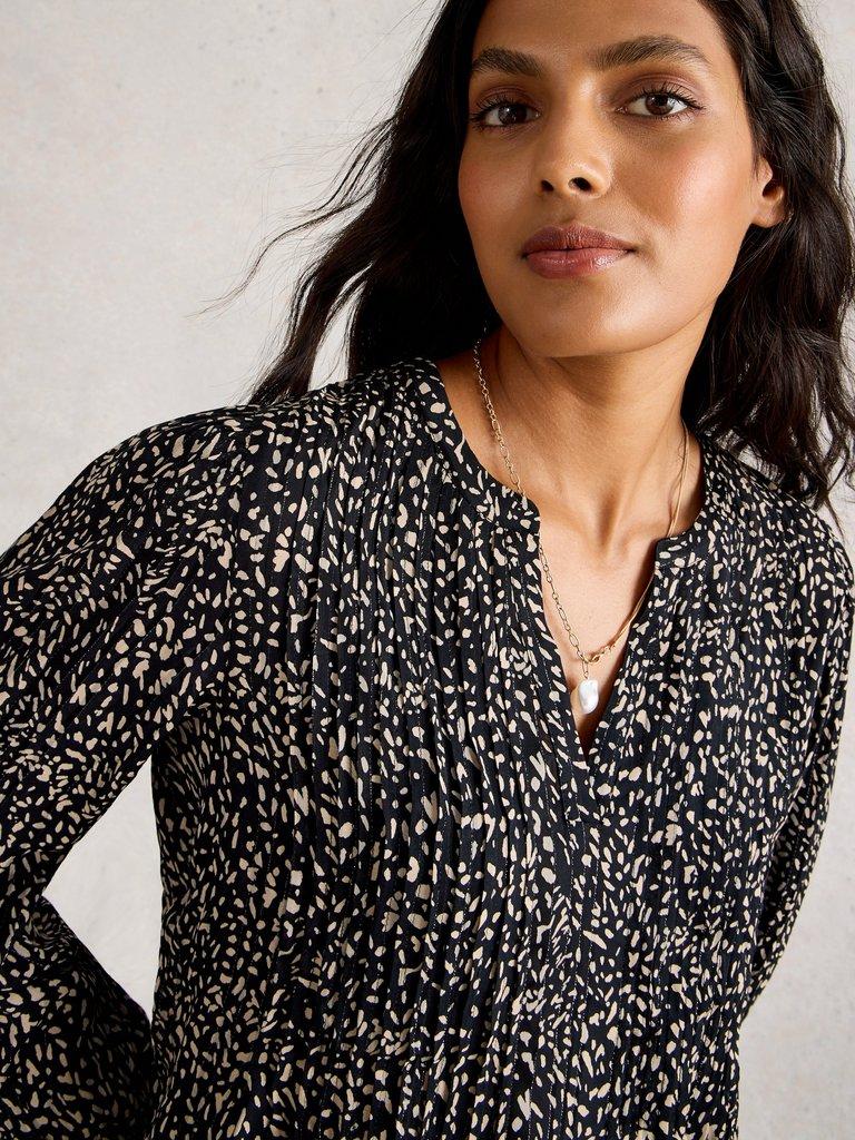 Amelie Top in BLK PR - MODEL DETAIL