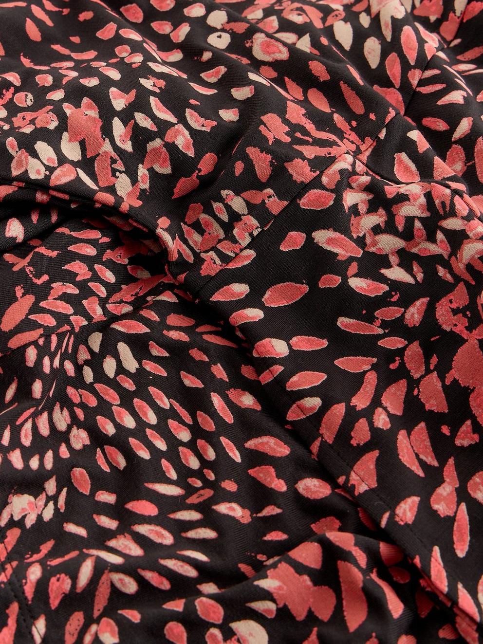 Madeline Crew Neck Midi Jersey Dress in BLK MLT - FLAT DETAIL