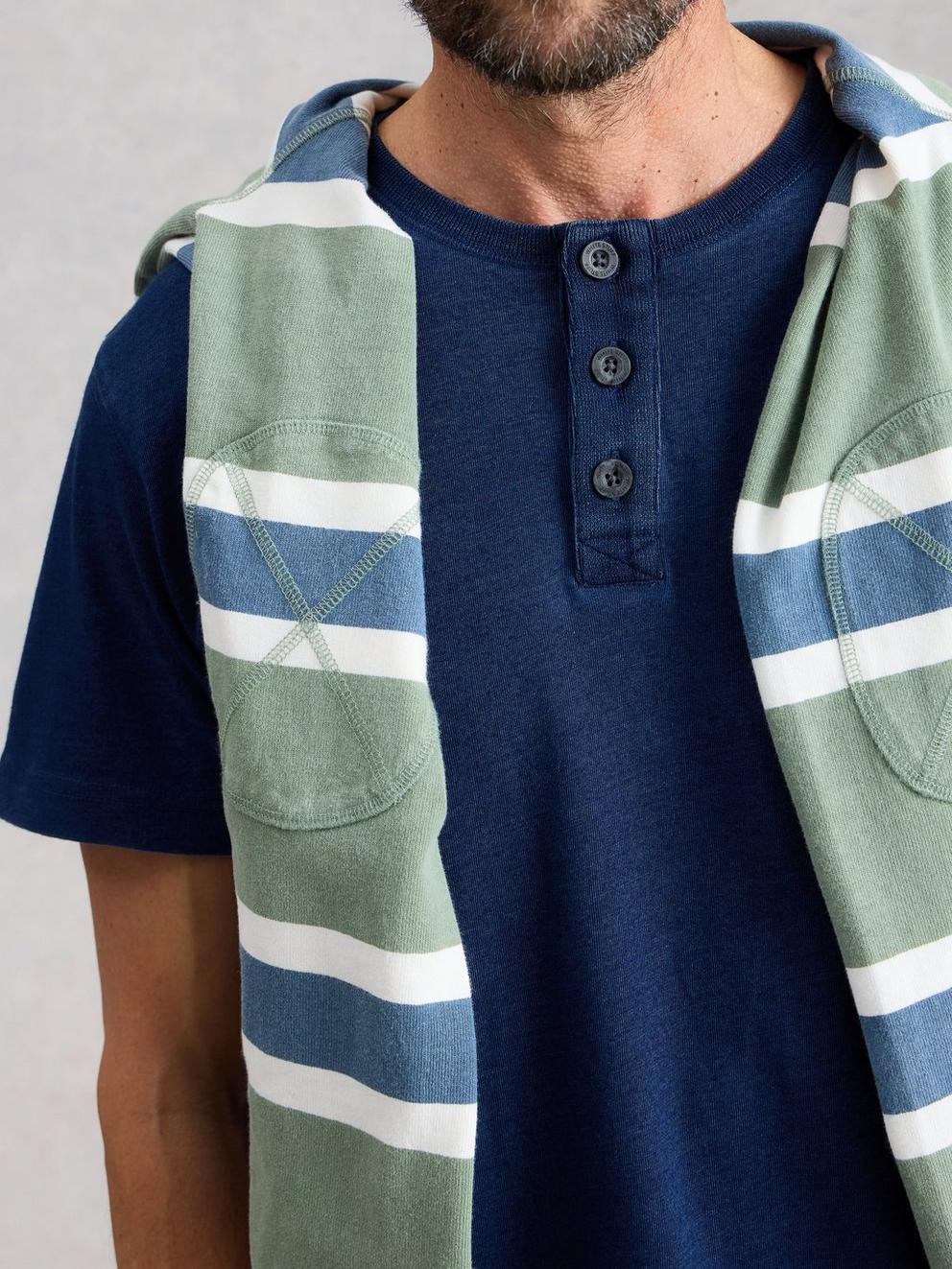 Hastings SS Indigo Henley in INDIGO BLE - MODEL DETAIL