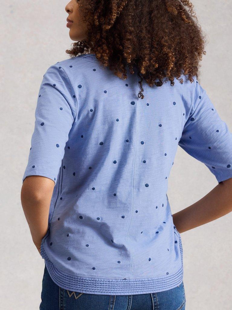 WEAVER NOTCH EMBROIDERED TEE in BLUE MLT - MODEL BACK