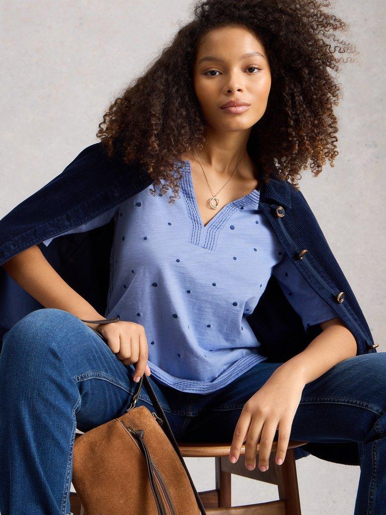 WEAVER NOTCH EMBROIDERED TEE in BLUE MLT - MODEL DETAIL