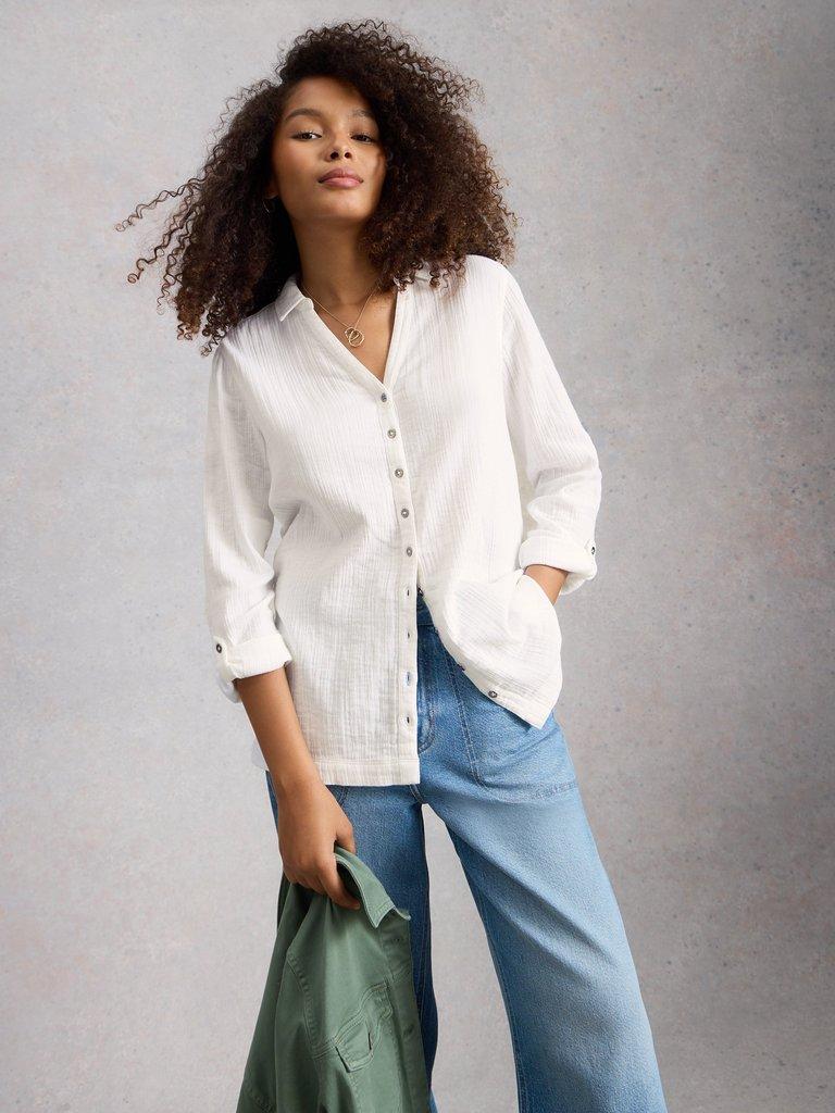 ANNIE DOUBLE CLOTH COLLARED LONGLINE in BRIL WHITE - MODEL DETAIL