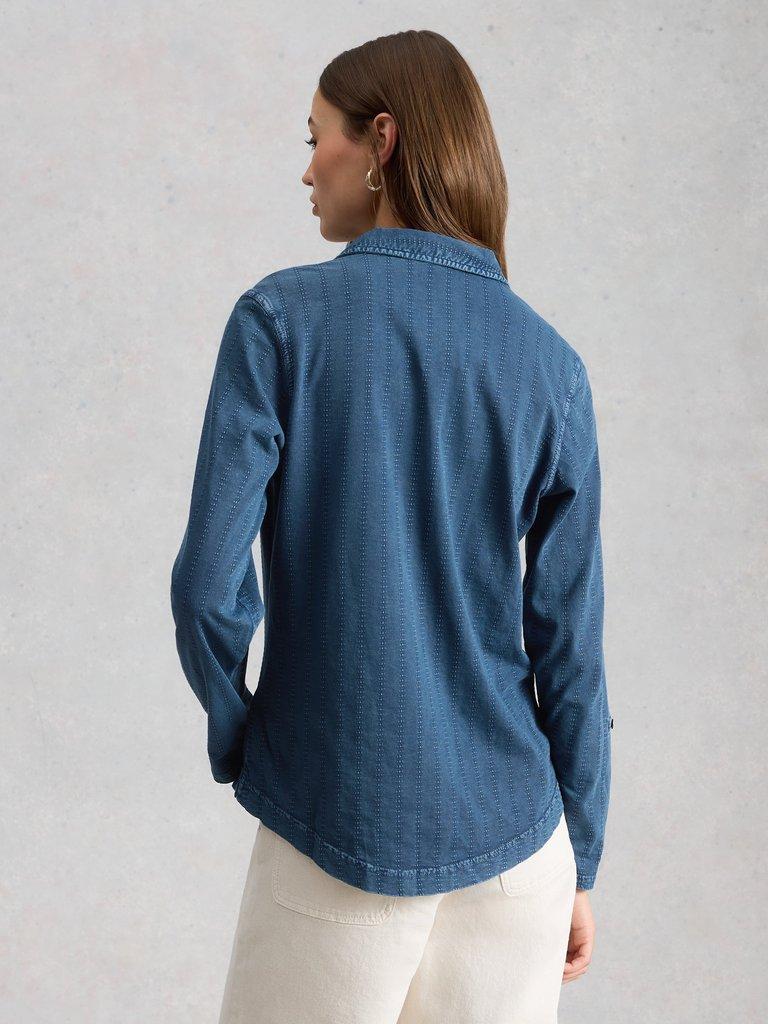ANNIE INDIGO JERSEY SHIRT in INDIGO BLE - MODEL BACK