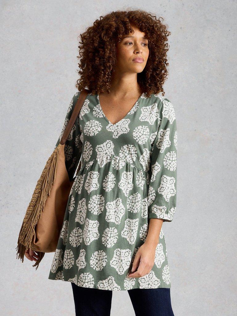 LARA V NECK SHORT SLEEVE TUNIC in GREEN PR - LIFESTYLE