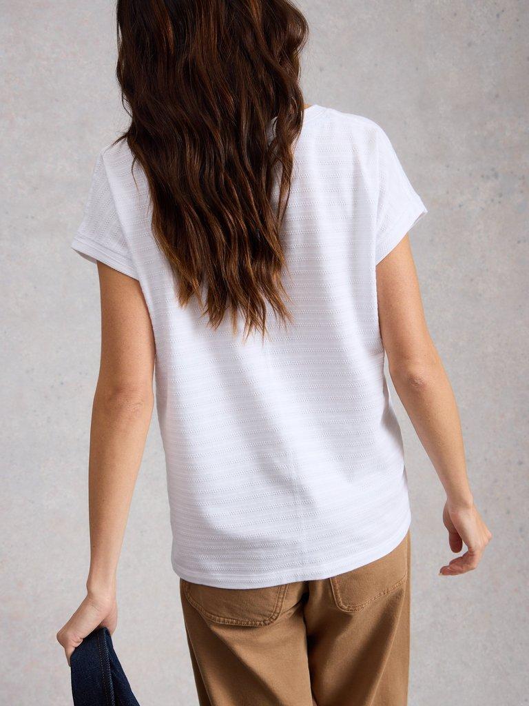 NELLY NOTCH TEXTURE TEE in BRIL WHITE - MODEL BACK