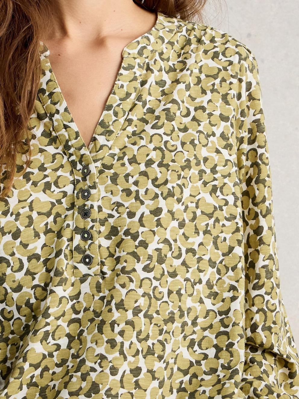 PHOEBE NOTCH NECK TUNIC in GREEN PR - MODEL DETAIL