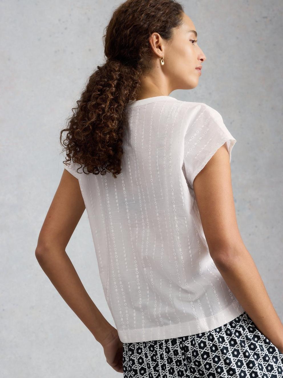 NOLA NOTCH BRODERIE TEE in BRIL WHITE - MODEL BACK