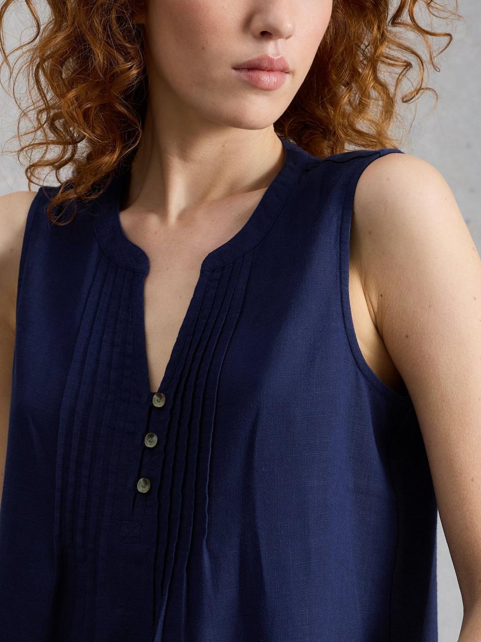 POPPY TOP in DARK NAVY - MODEL DETAIL