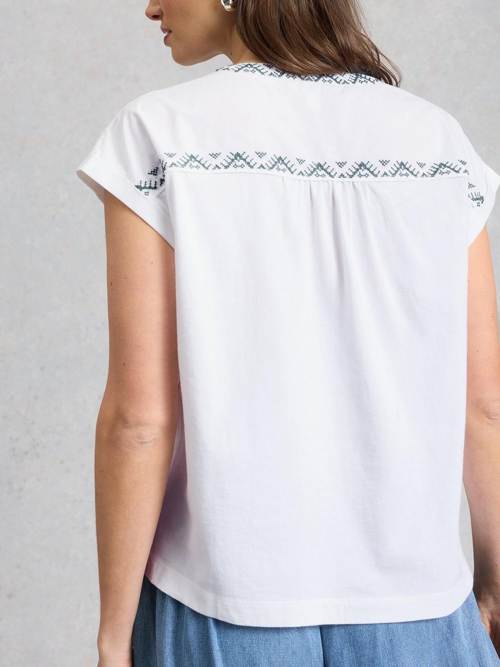 BILLIE EMB BUTTON SHIRT in BRIL WHITE - MODEL BACK