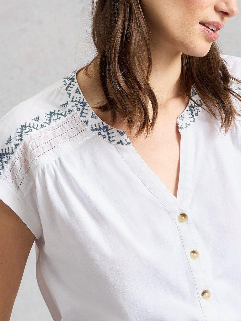 BILLIE EMB BUTTON SHIRT in BRIL WHITE - MODEL DETAIL