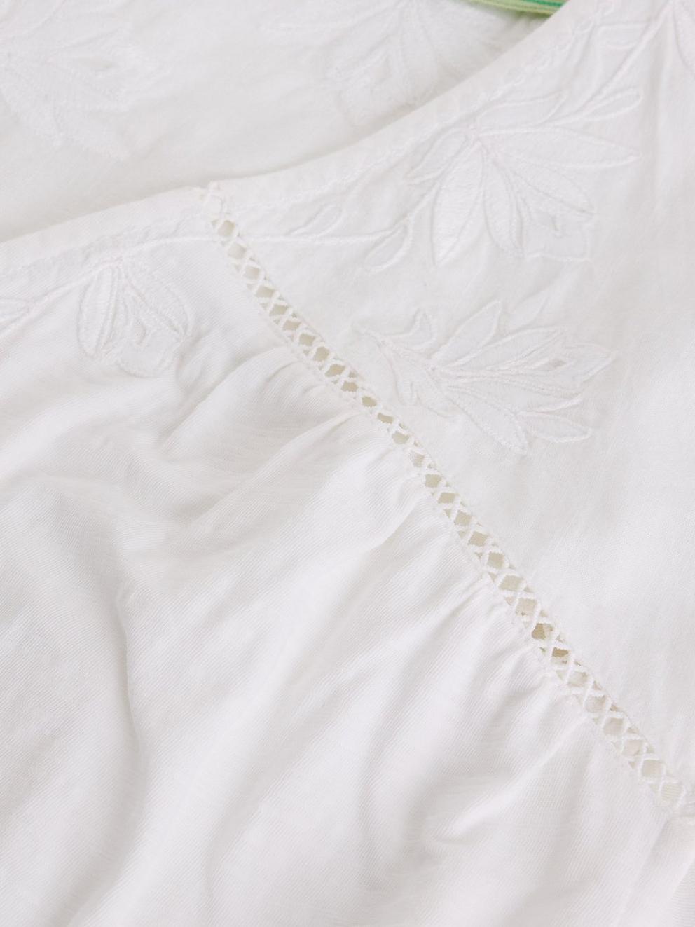 FLISS FLORAL V NECK TOP in BRIL WHITE - FLAT DETAIL