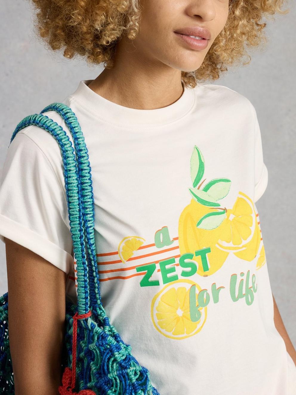 GINA GRAPHIC TEE in WHITE PR - MODEL DETAIL