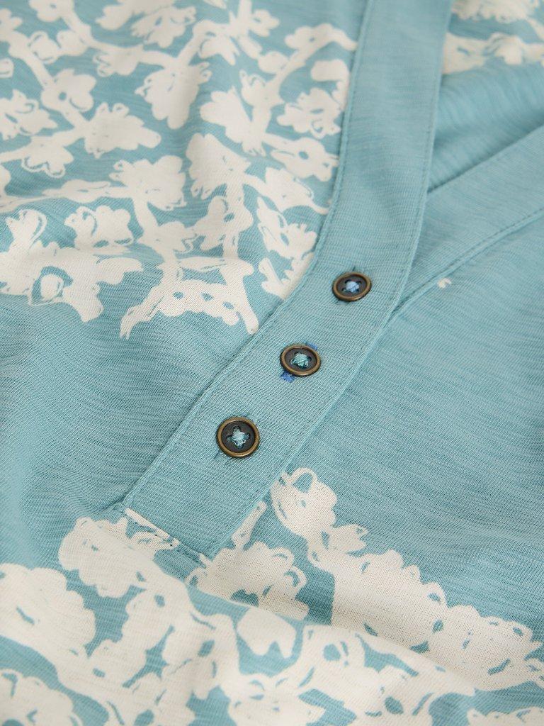 NORA NOTCH VEST in TEAL PR - FLAT DETAIL