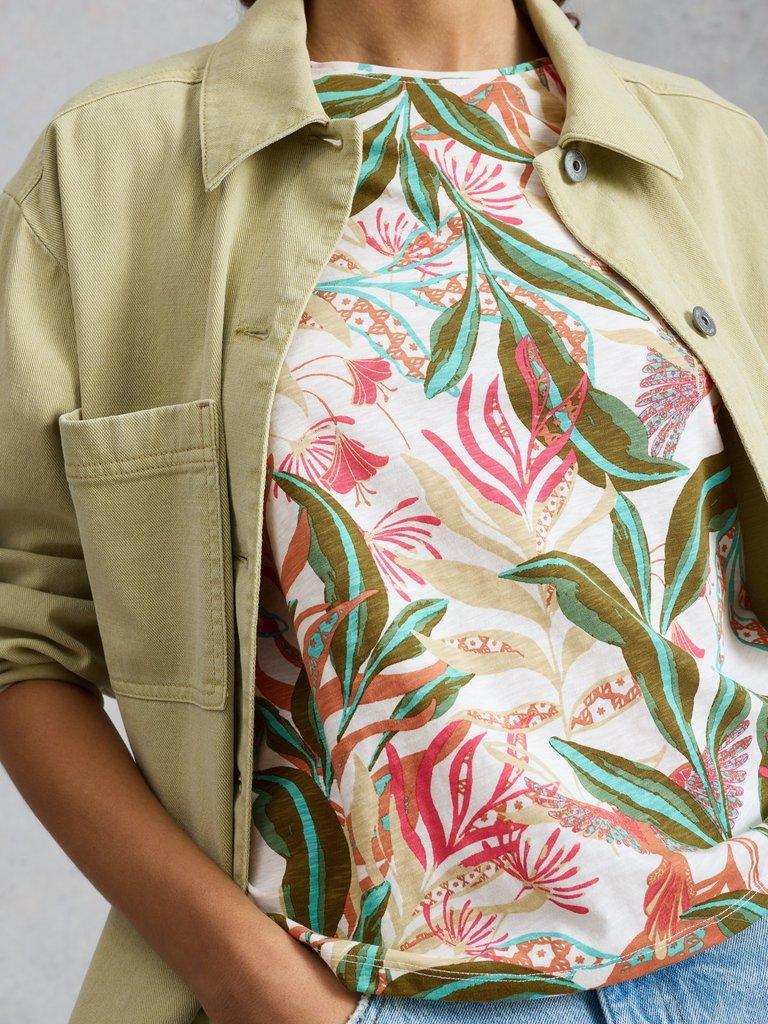 ABBIE CREW NECK T-SHIRT in IVORY PR - MODEL DETAIL