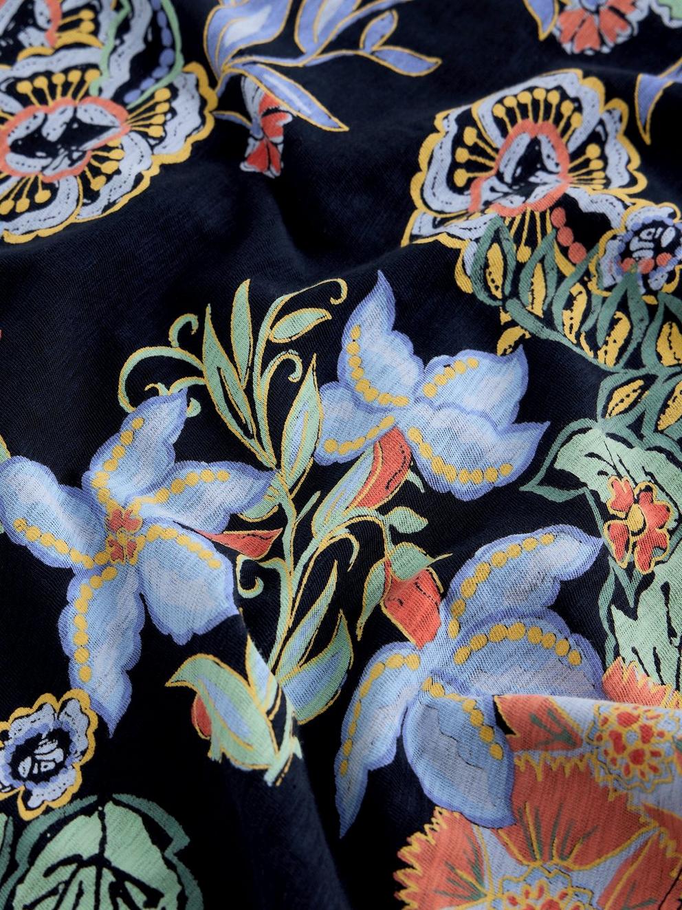 ABBIE CREW NECK T-SHIRT in NAVY PR - FLAT DETAIL