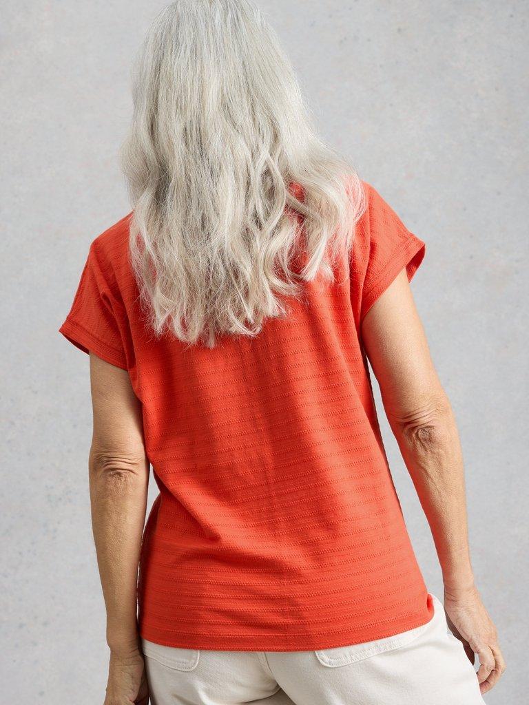 NELLY NOTCH TEXTURE T-SHIRT in BRT RED - MODEL BACK