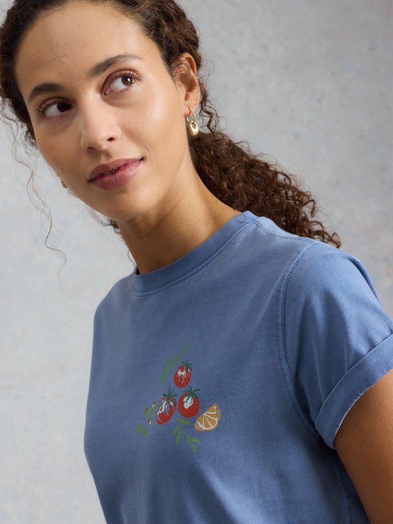 GINA GRAPHICS TEE in BLUE MLT - MODEL BACK
